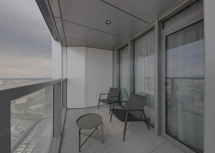 Eurovea Tower With Free Parking Appartamento