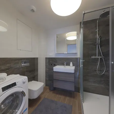 Eurovea Tower With Free Parking Apartamento *