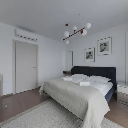 Eurovea Tower With Free Parking Apartamento